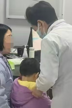怀宁县人民医院儿科开展生长发育义诊活动