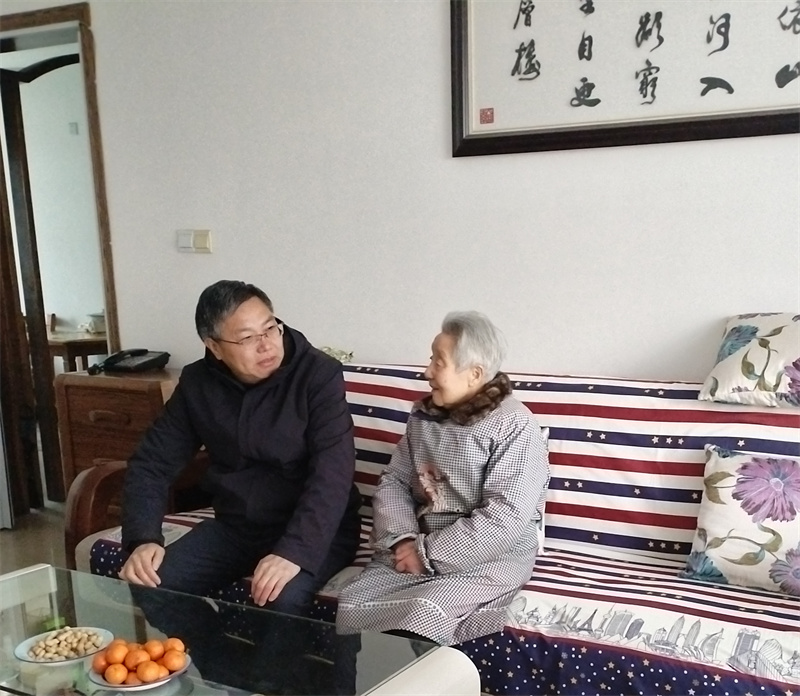 情暖桑榆 润心关怀  —— 怀宁县人民医院领导春节...